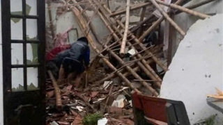 6 người thiệt mạng, 7 người bị thương ở Ninh Bình do dông lốc bão số 10