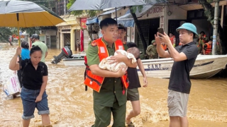 Công an Lào Cai di dời trên 3.000 hộ dân vùng ngập lụt đến nơi an toàn