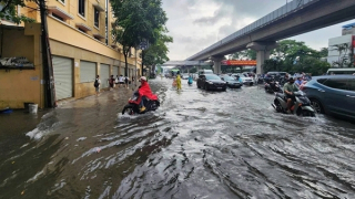 Nội thành Hà Nội có thể xuất hiện dông, lốc trong vài giờ tới
