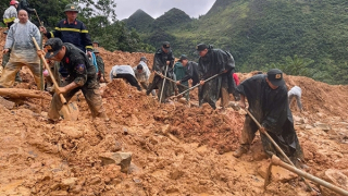 Công an Tuyên Quang tích cực giúp dân trong bão lũ