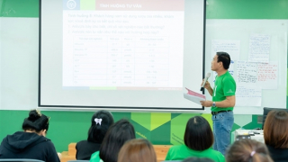 Tư vấn viên bảo hiểm Manulife được đào tạo kiến thức sức khỏe cộng đồng