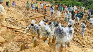 Tìm thấy thi thể đầu tiên trong vụ sạt lở đất tại xã Lũng Cú