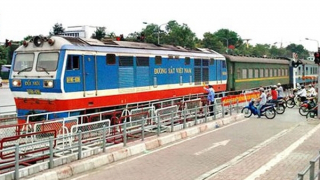 Cả nước vẫn còn hơn 11.500 điểm vi phạm hành lang đường sắt chưa được giải toả