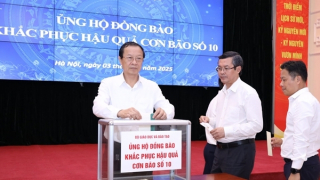 Hàng ngàn trường học bị hư hại, hàng chục ngàn học sinh chưa thể đến trường do bão số 10