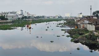 Dự án cải tạo kênh Tham Lương vẫn gặp cản trở trong giai đoạn nước rút