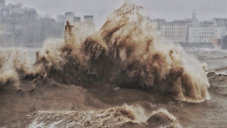 Trung Quốc phát cảnh báo đỏ, sẵn sàng ứng phó khẩn cấp với bão Matmo