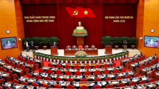 Thông cáo báo chí về ngày làm việc thứ nhất Hội nghị Trung ương 13