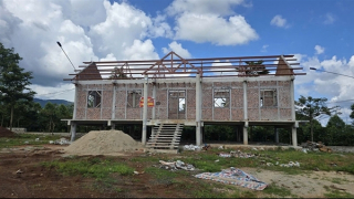 Vì sao công trình nhà rông tiền tỷ đang xây dựng phải đập bỏ?