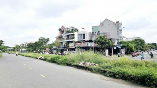 TP Hồ Chí Minh: Nhà đất tái định cư nơi dư thừa, nơi thiếu