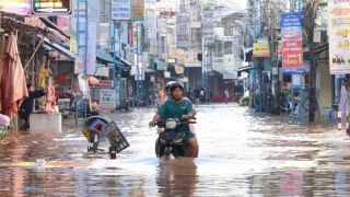 Triều cường dâng cao, gây ngập nhiều nơi trong nội ô Cần Thơ