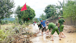 Những người lính ở vùng đất gió Lào bão lũ