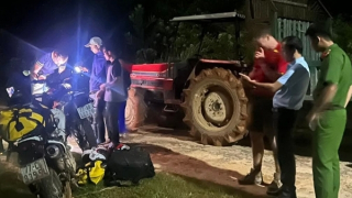 Công an giải cứu 2 du khách Hà Lan bị lạc giữa rừng sâu lúc trời mưa gió