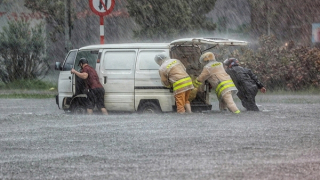 Hà Nội triển khai các biện pháp cấp bách phòng, chống lũ theo cấp báo động