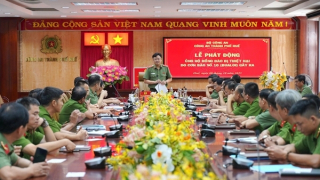 Công an TP Huế quyên góp 1 tỷ đồng hỗ trợ đồng bào và CBCS bị thiệt hại do bão