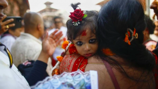 Nữ thần 2 tuổi ở Nepal