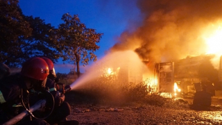 Hỏa hoạn thiêu rụi 2 xe bồn chở xăng dầu cạnh cửa hàng Petrolimex