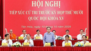 Chủ tịch Quốc hội Trần Thanh Mẫn tiếp xúc cử tri trước Kỳ họp thứ 10