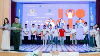 Công an TP Huế hưởng ứng chiến dịch “Không một mình – cùng nhau an toàn trực tuyến”