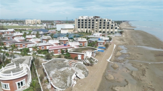 Tồn tại khó ngờ tại loạt biệt thự “view biển” đổ nát sau bão số 10