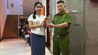 Du học sinh người Lào và câu chuyện xúc động về “dế yêu” bị mất