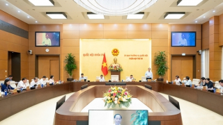 Đề nghị người tiếp công dân không được uỷ quyền cho người không có thẩm quyền
