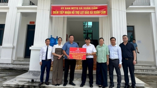 Tập đoàn Phượng Hoàng hỗ trợ khắc phục hậu quả bão lũ