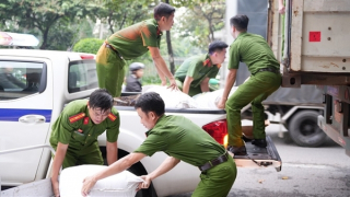 Công an Đồng Nai vận động hơn 30 tấn hàng hoá hỗ trợ đồng bào bị thiệt hại do bão lũ