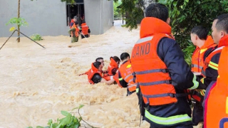 Kỳ 1: Giữa dòng nước lũ, mệnh lệnh từ trái tim