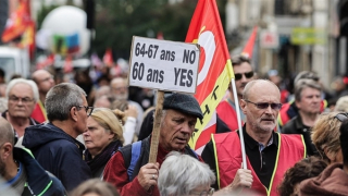 Ẩn họa khi quyền lực được trao cho mạng xã hội