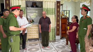 Đang chấp hành án tù treo vẫn tiếp tục buôn thuốc lá lậu