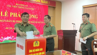 Cục Viễn thông và cơ yếu chia sẻ khó khăn với đồng bào bị thiệt hại bởi bão lũ