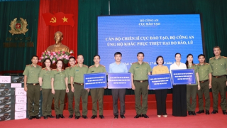 Cục Đào tạo và các trường CAND ủng hộ, giúp đỡ đồng bào bị thiệt hại do lũ lụt