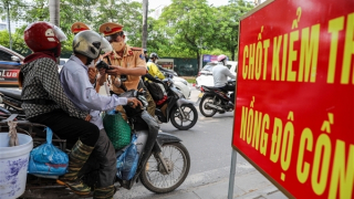 CSGT toàn quốc đồng loạt ra quân kiểm tra nồng độ cồn