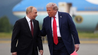 Hòa bình còn xa, nhưng đối thoại không thể vắng mặt