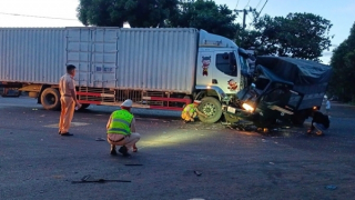 Tông xe liên hoàn trên Quốc lộ 26, một tài xế bị thương nặng