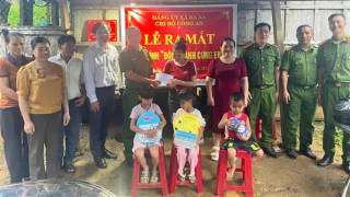 Ấm áp nghĩa tình của Công an xã vùng cao ở Quảng Ngãi