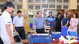 Bộ trưởng Bộ Giáo dục và Đào tạo thăm, động viên các cơ sở giáo dục tại Thái Nguyên