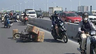 Tung tin thất thiệt "có người nhảy cầu tự tử sau tai nạn" khiến Công an vất vả tìm kiếm