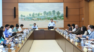 Đại biểu Quốc hội cảnh báo việc chụp ảnh, quay video đưa lên mạng xã hội dễ bị đối tượng xấu lợi dụng