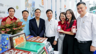 Agribank mang sản phẩm công nghệ cực chất đến Ngày thẻ Việt Nam 2025