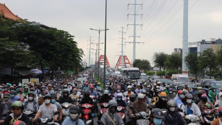 Khắc phục ùn tắc giao thông ở TP Hồ Chí Minh trước Tết Nguyên đán Bính Ngọ