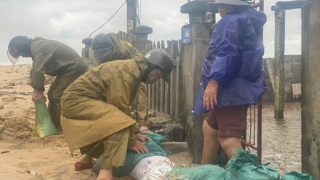 Công an các địa phương sát cánh cùng người dân ứng phó bão “Thần Gió”