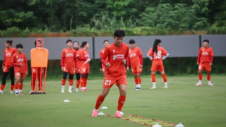 Đội tuyển bóng đá nữ chờ sức trẻ