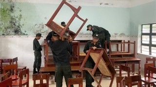 Đoàn Cảnh sát đặc nhiệm số 3 Bộ Tư lệnh CSCĐ hỗ trợ trường học vùng cao ứng phó bão số 12