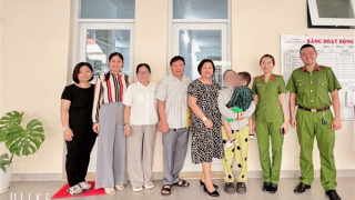 Vụ bé trai 4 tuổi bị bỏ rơi: Người mẹ đã nhận lại con