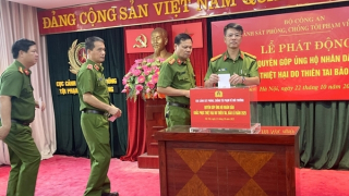 Cục Cảnh sát môi trường ủng hộ, chia sẻ khó khăn với đồng bào bị thiệt hại bởi bão lũ