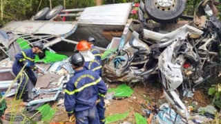 Lật xe tải trên Quốc lộ 14C, 2 vợ chồng tử vong