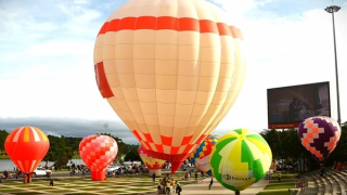 Khinh khí cầu bay rợp quảng trường Lâm Viên Đà Lạt