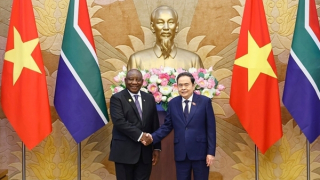 Chủ tịch Quốc hội hội kiến Tổng thống Nam Phi Matamela Cyril Ramaphosa