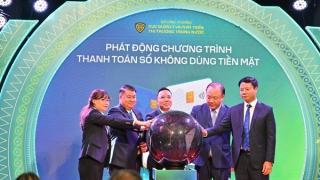 Cá tầm Lai Châu được đấu giá 102 triệu đồng tại Tuần lễ nông sản Việt 2025